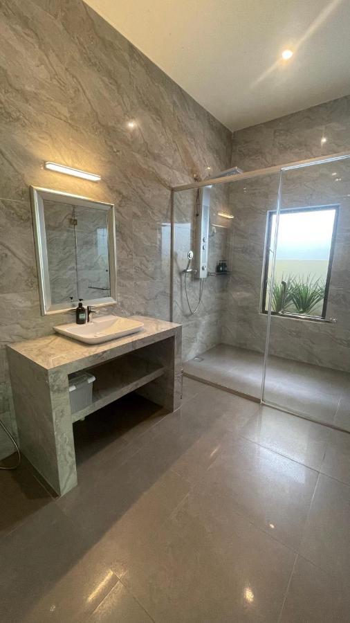 Charis Pool Villa 2 - 3 Bedroom With Private Pool Bentong Buitenkant foto